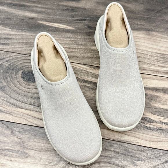 NIB Bzees Getaway 9M Beige Slip On Comfort Mule Sneakers - Picture 4 of 11